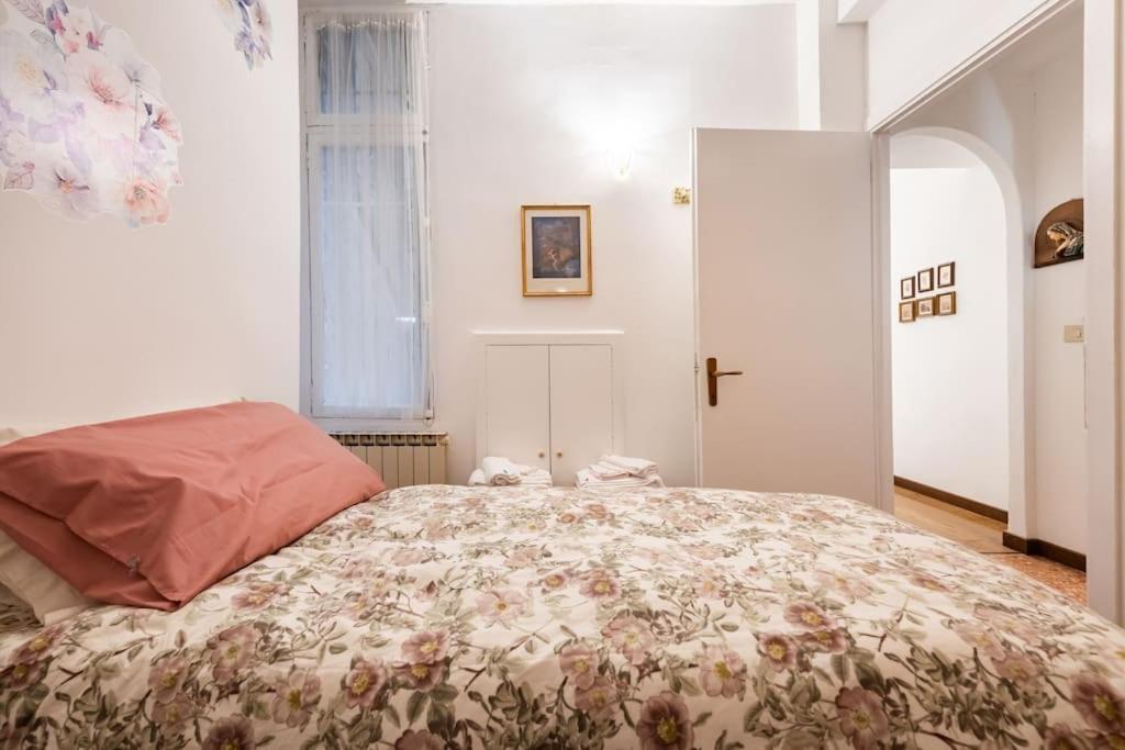 Ca' Della Madoneta - Vista Canale Венеция Екстериор снимка
